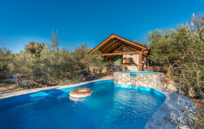 Villa Fameja